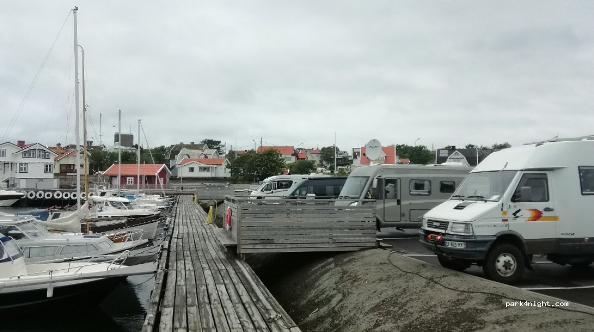 (475 42) Hönö - 3 Östra Hamnen — foto 2