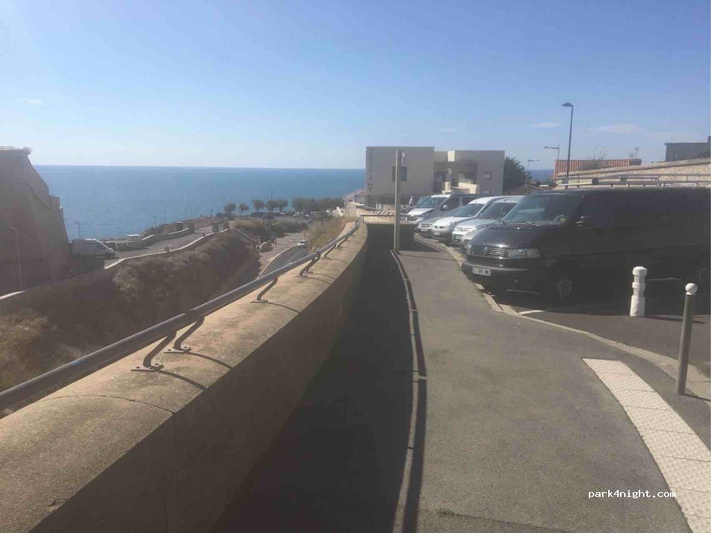 (34200) Sète - 2 Rue Jean Vilar — foto 2