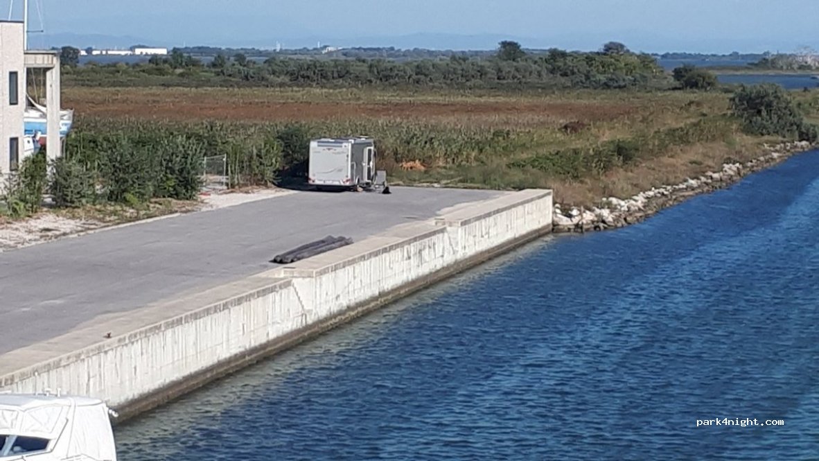 (33050) Marano Lagunare - 31 Via Serenissima — foto