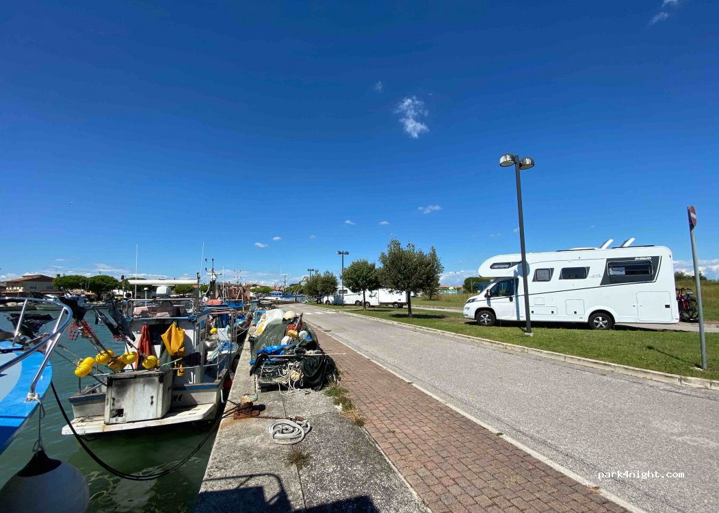 (33050) Marano Lagunare - Riva Canal de Maran — foto 3