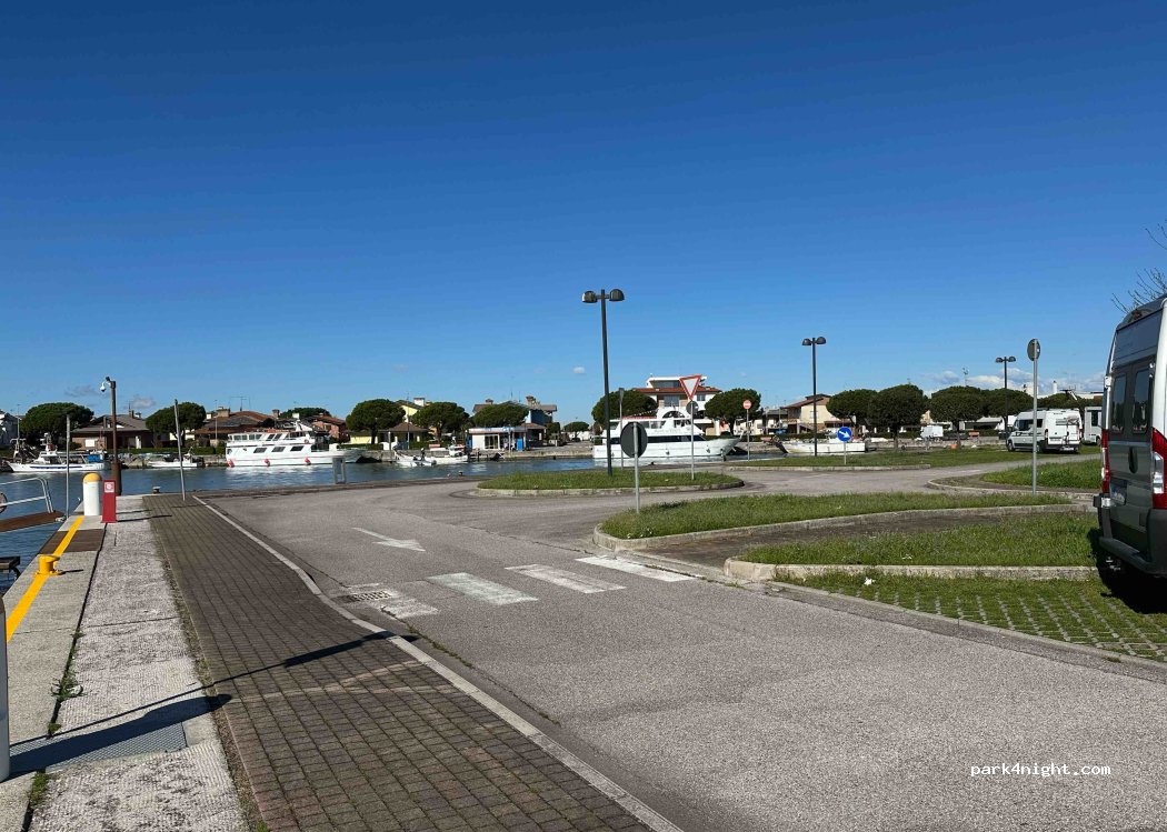 (33050) Marano Lagunare - Riva Canal de Maran — foto 5