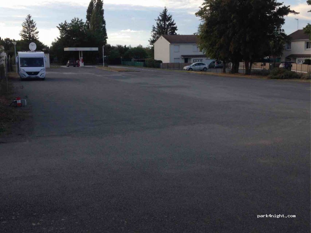 (79100) Sainte-Radegonde - 45 Route de Thouars — foto