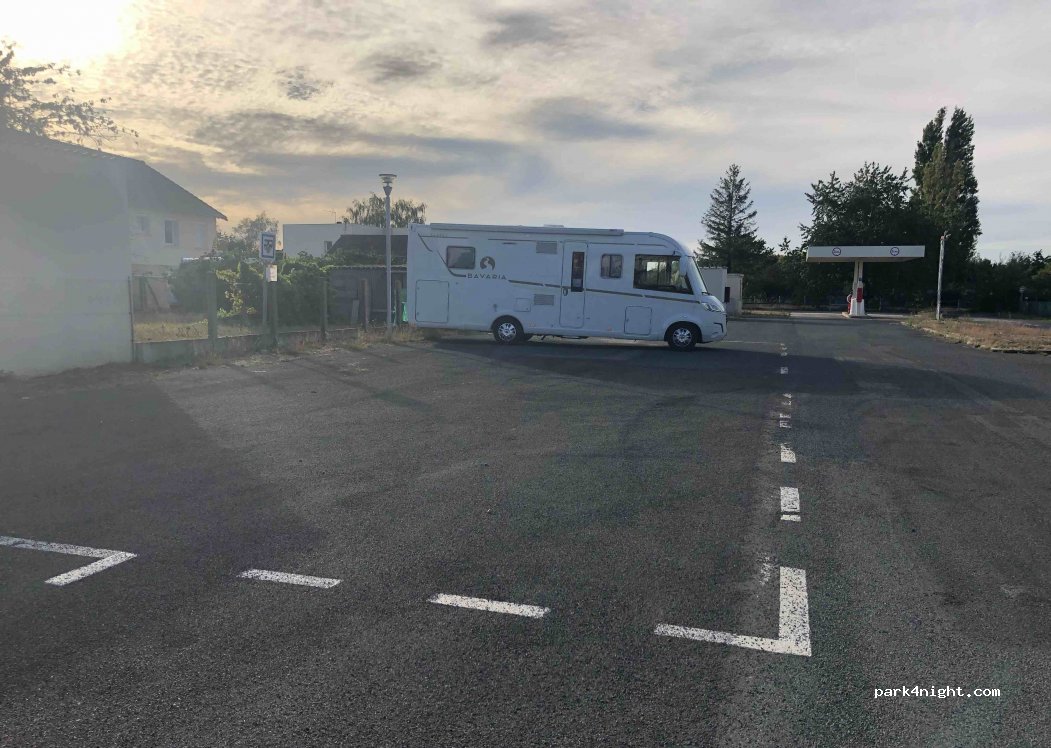 (79100) Sainte-Radegonde - 45 Route de Thouars — foto 3