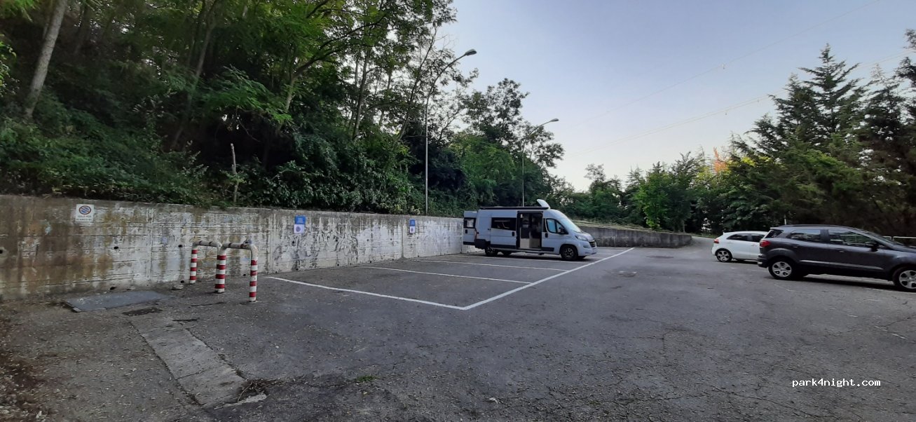 (66016) Guardiagrele - Via Discesa del Torrione — foto 2