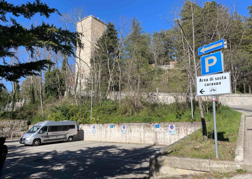 (66016) Guardiagrele - Via Discesa del Torrione — foto 4