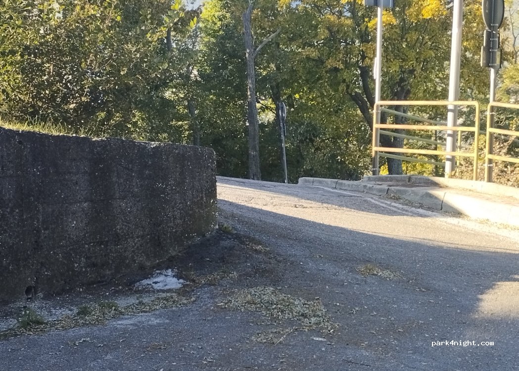 (66016) Guardiagrele - Via Discesa del Torrione — foto 5