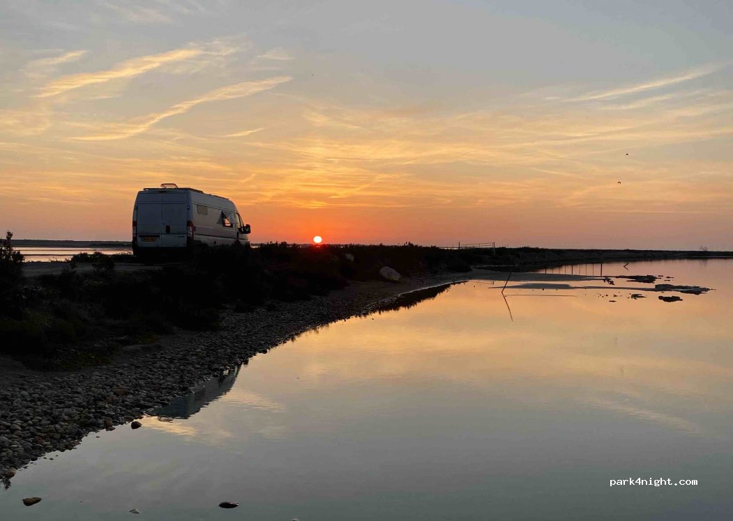 (13129) Arles - Route de la Mer — foto 2
