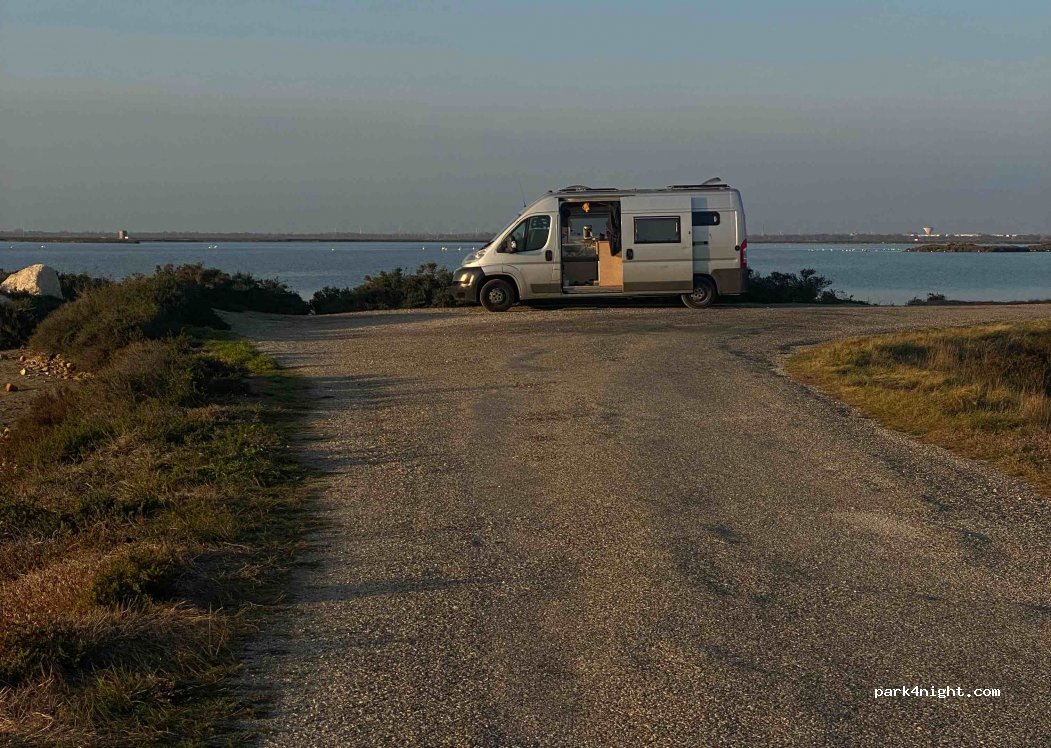 (13129) Arles - Route de la Mer — foto 3