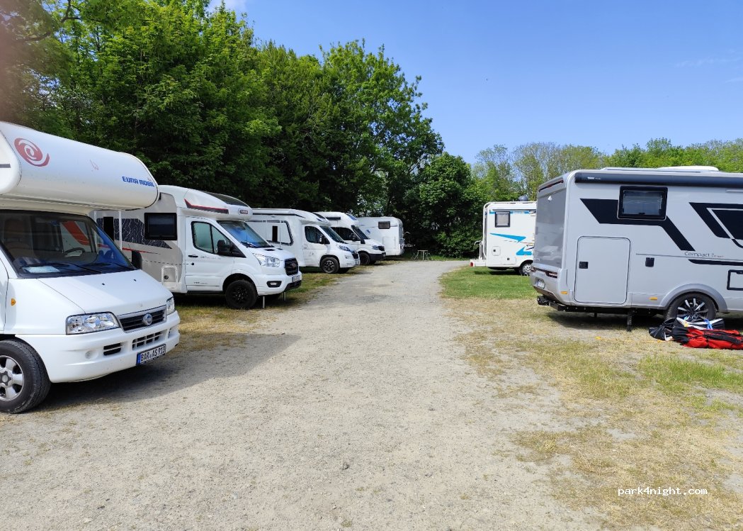 Dorfladen und Wohnmobilstellpatz Lohme — foto 4