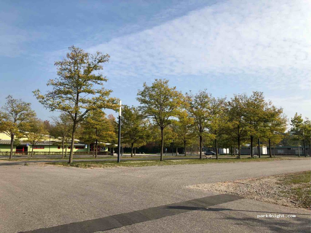 (84518) Garching an der Alz - 15 Tassilostraße — foto