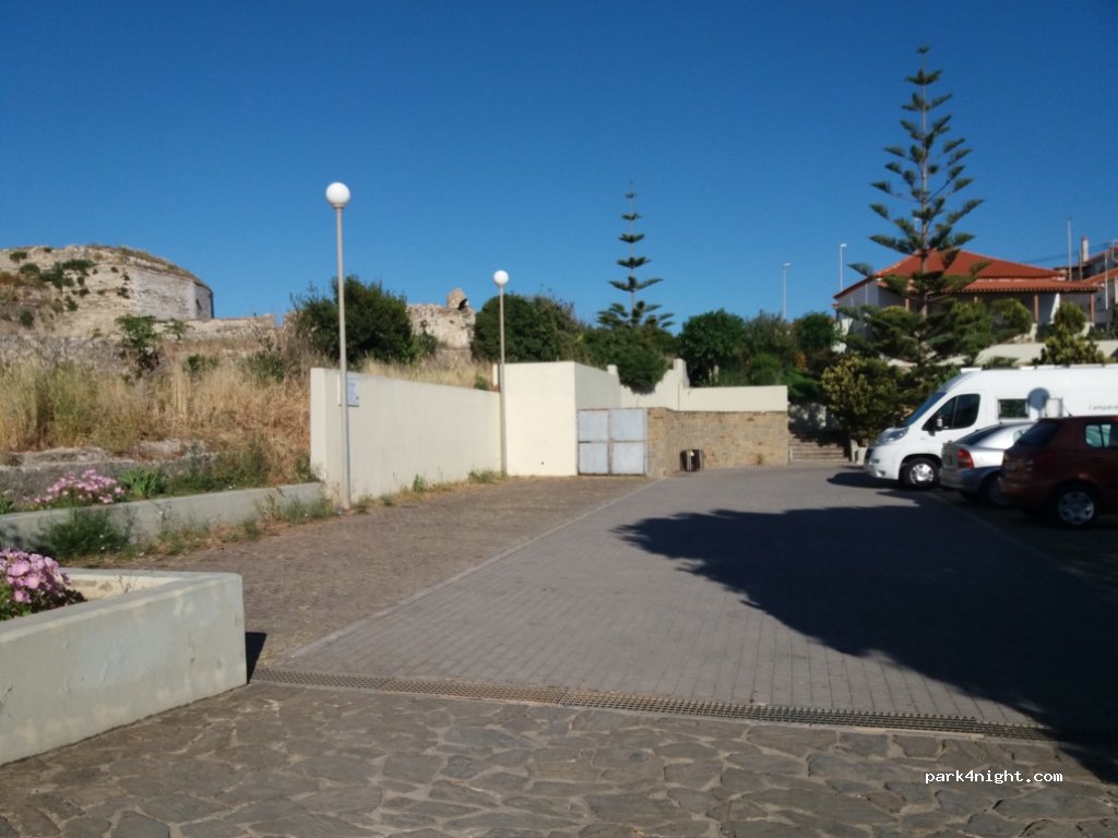 (240 06) Methoni - Unnamed Road — foto 2