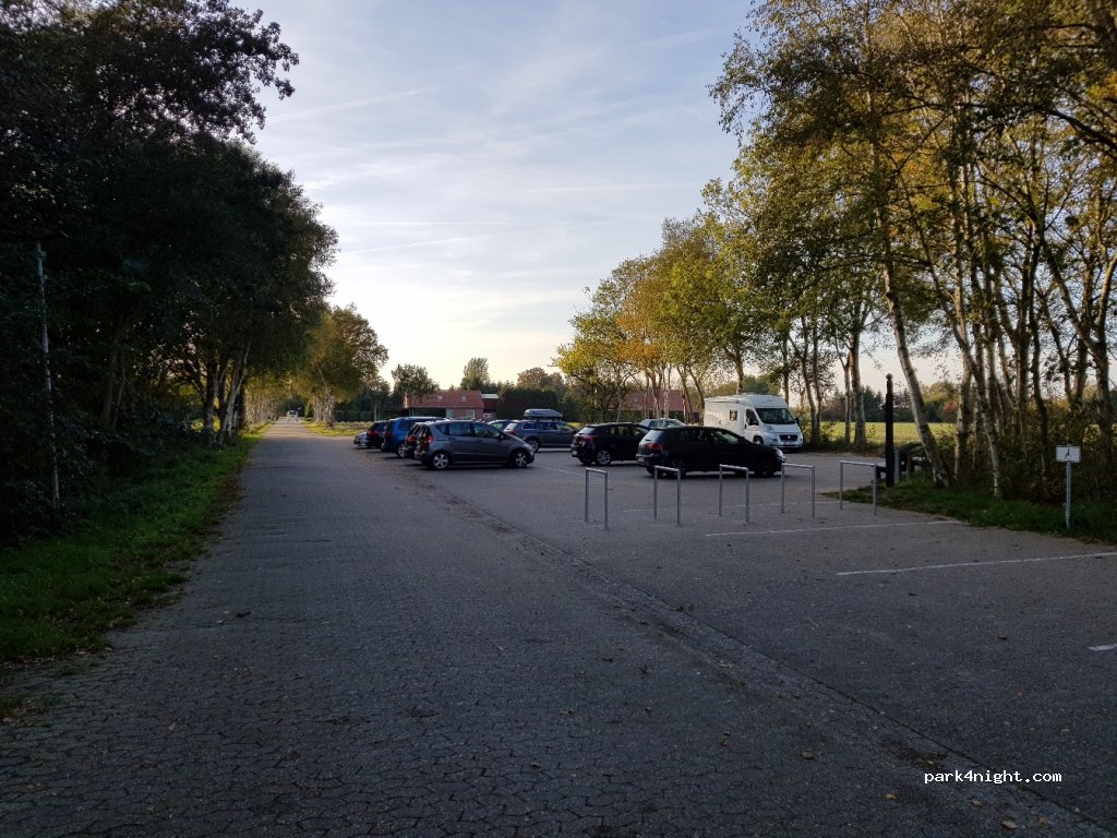 (26556) Eversmeer - 2 Parkplatzstraße — foto