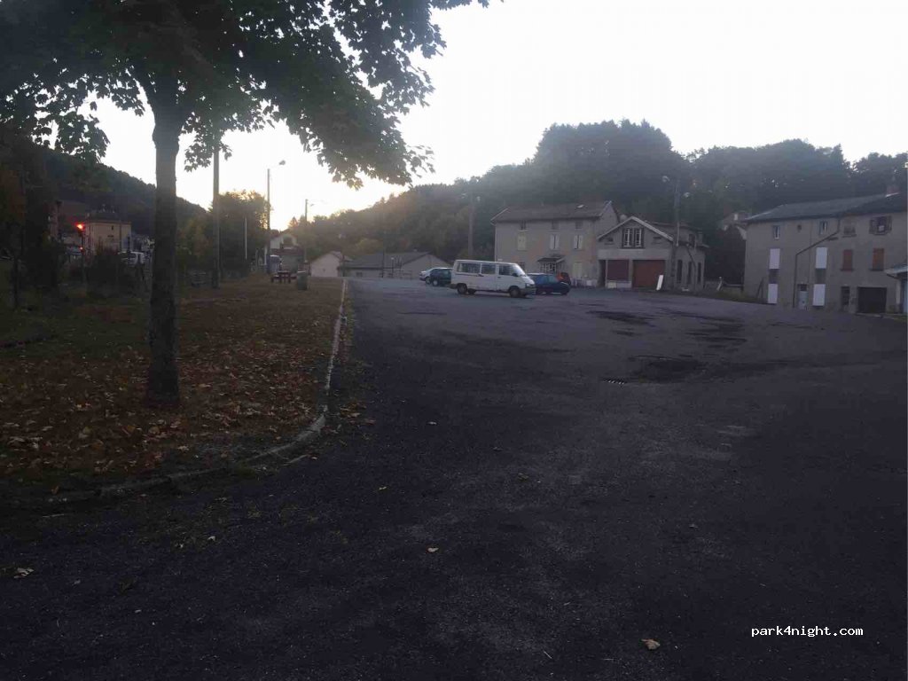 (63650) La Monnerie-le-Montel - 9 Place de Boulary — foto