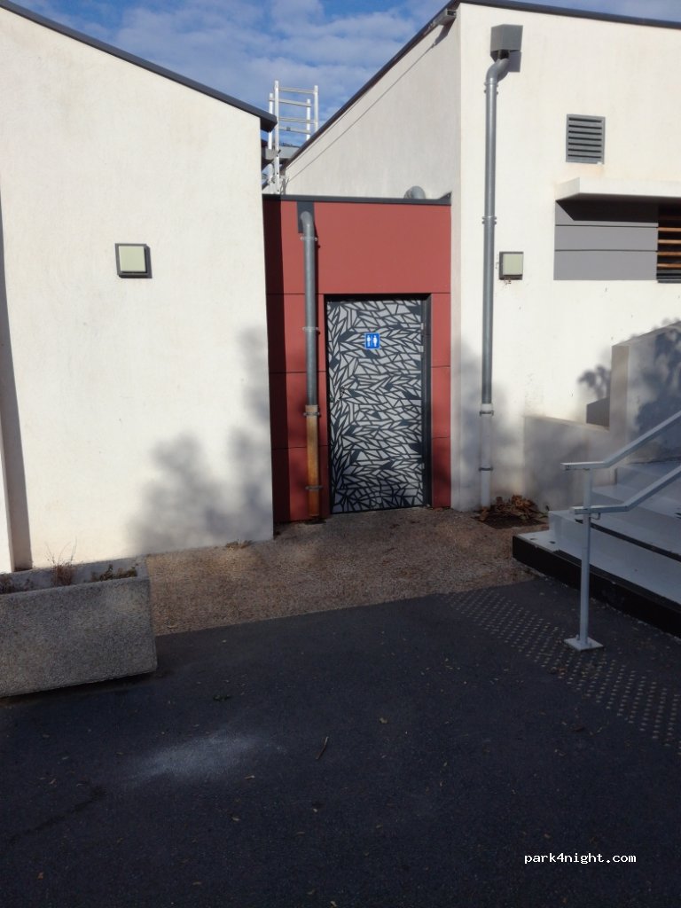 (83136) Mazaugues - 35 Avenue de la République — foto 3