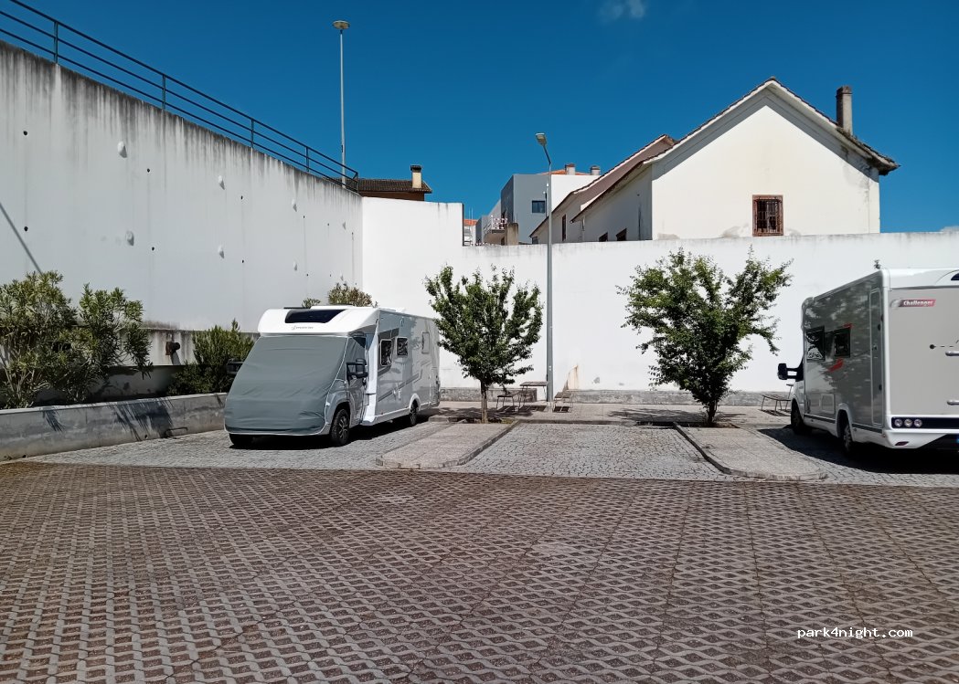 (3350) Vila Nova de Poiares - 156 Avenida Manuel Carvalho Coelho — foto 5
