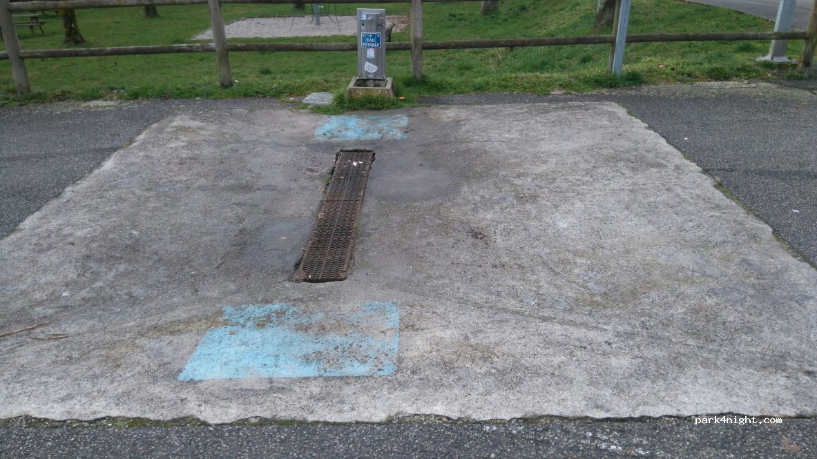 Aire de camping-cars Bort-les-Orgues — foto 2