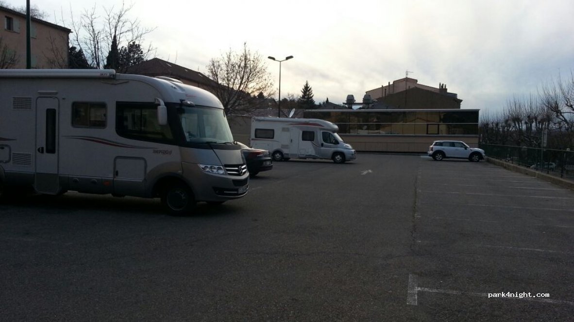 (84400) Apt - Rue Antonin Gay — foto 2