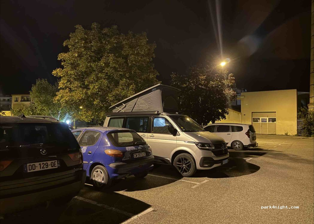 (84400) Apt - Rue Antonin Gay — foto 3