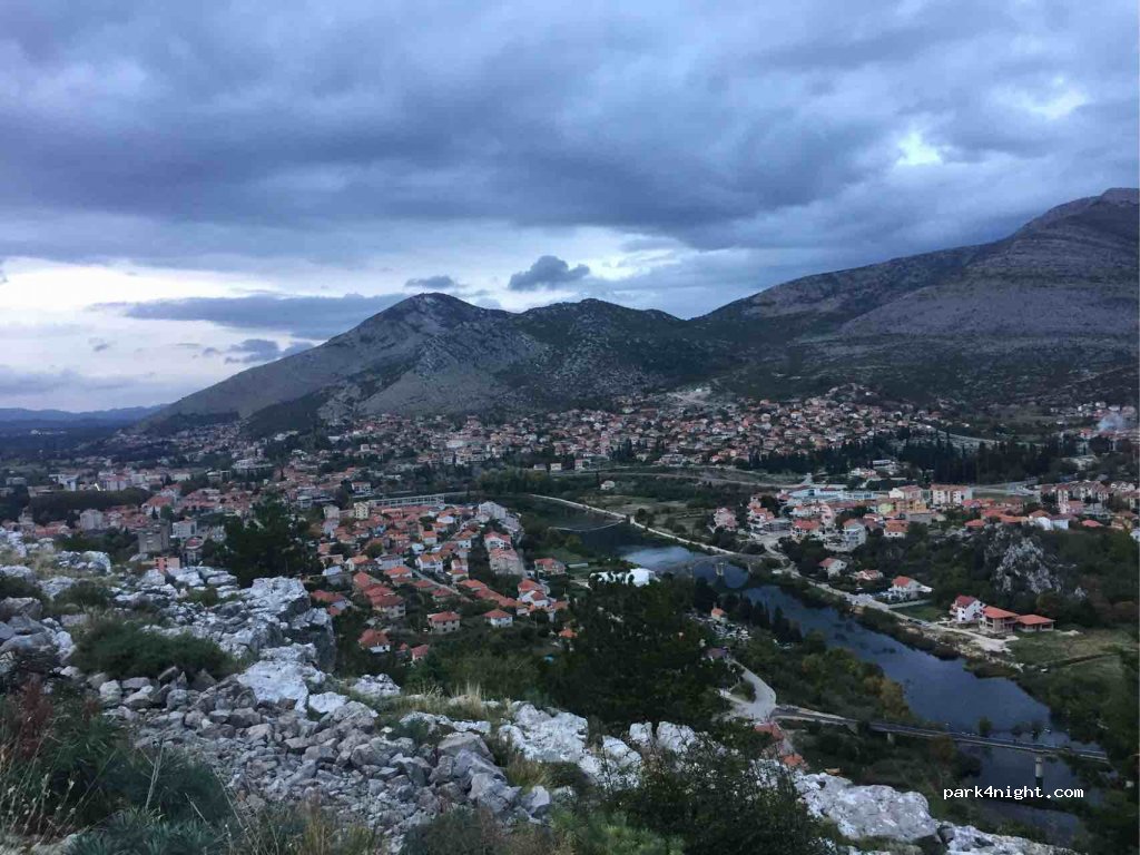 () Trebinje - Obala Mića Ljubibratića — foto