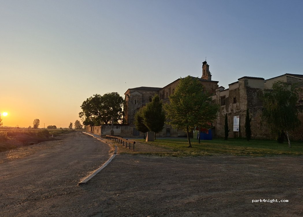 (24217) Mansilla Mayor - 1011 Avenida del Monasterio — foto 5