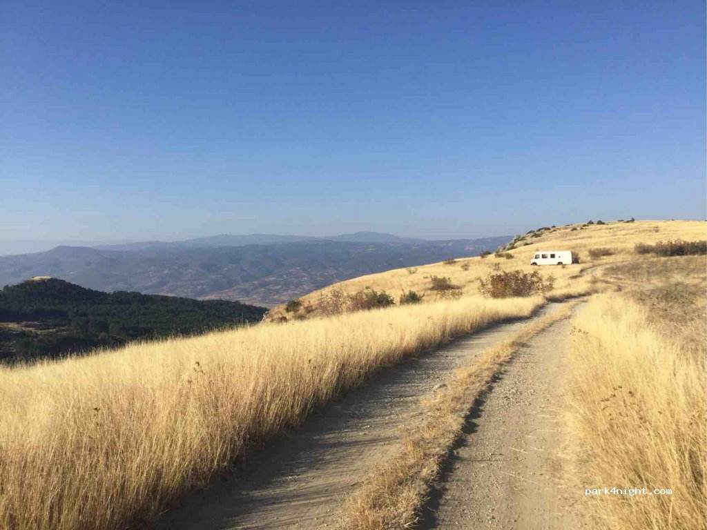 (2810) Ilindentsi - Unnamed Road — foto