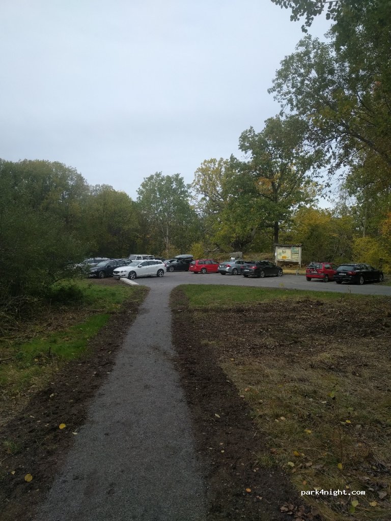 (135 67) Tyresö - 48 Brakmarsvägen — foto