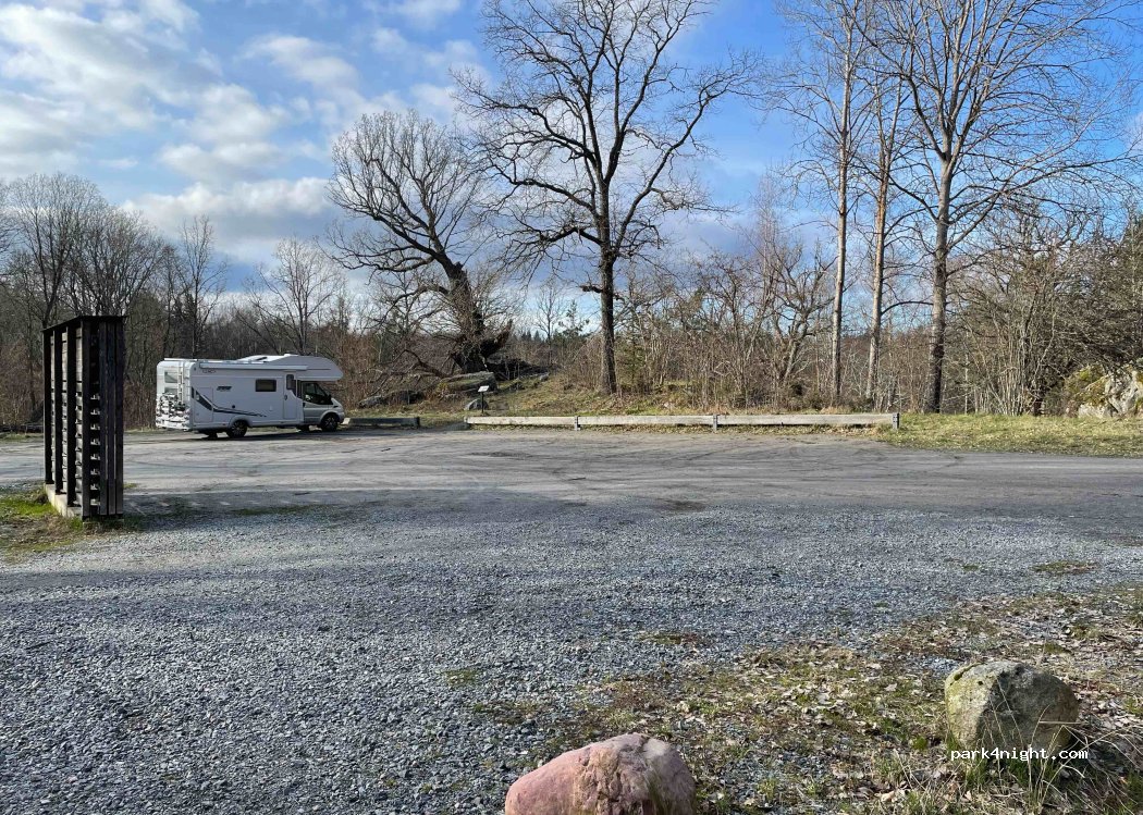 (135 67) Tyresö - 48 Brakmarsvägen — foto 3