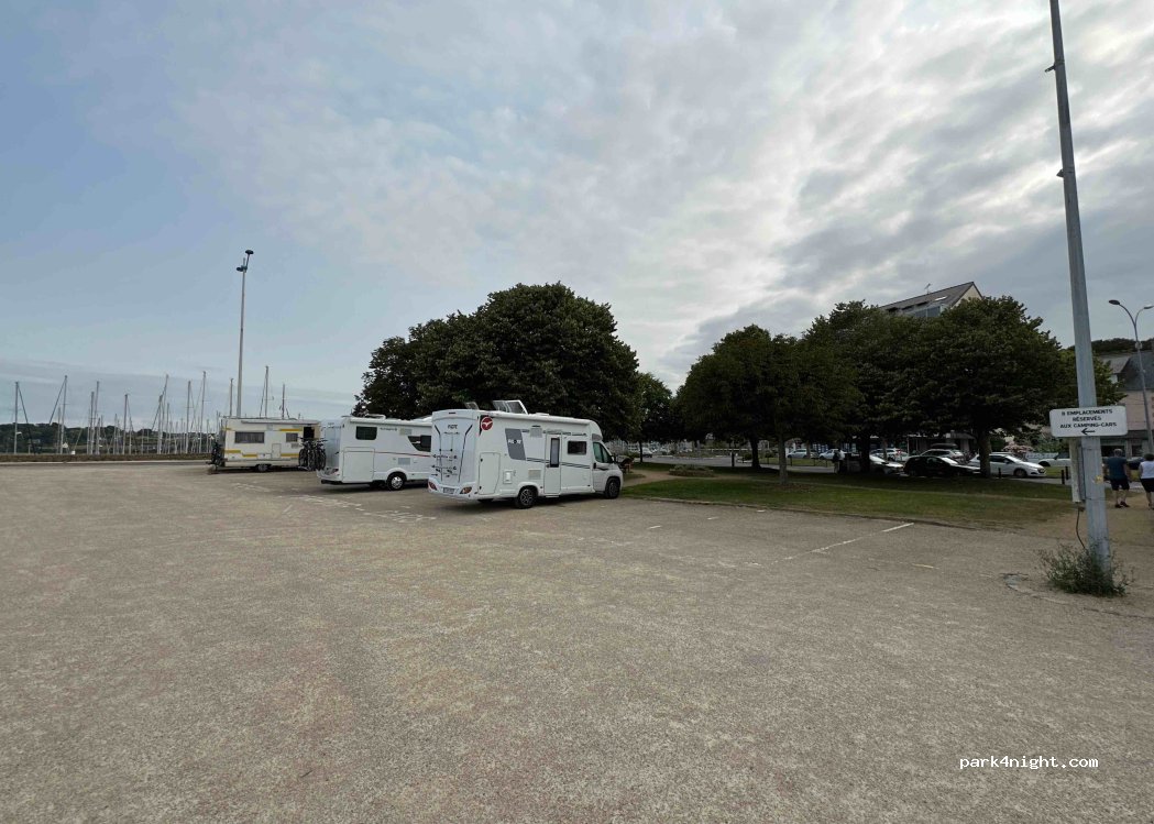 (22700) Perros-Guirec - Place de Teignmouth — foto