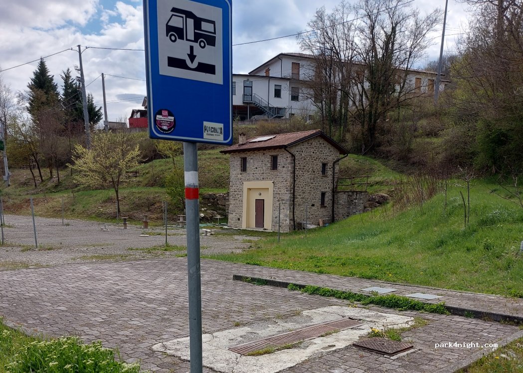 (29023) Farini - Viale dei Sassi Neri — foto 3