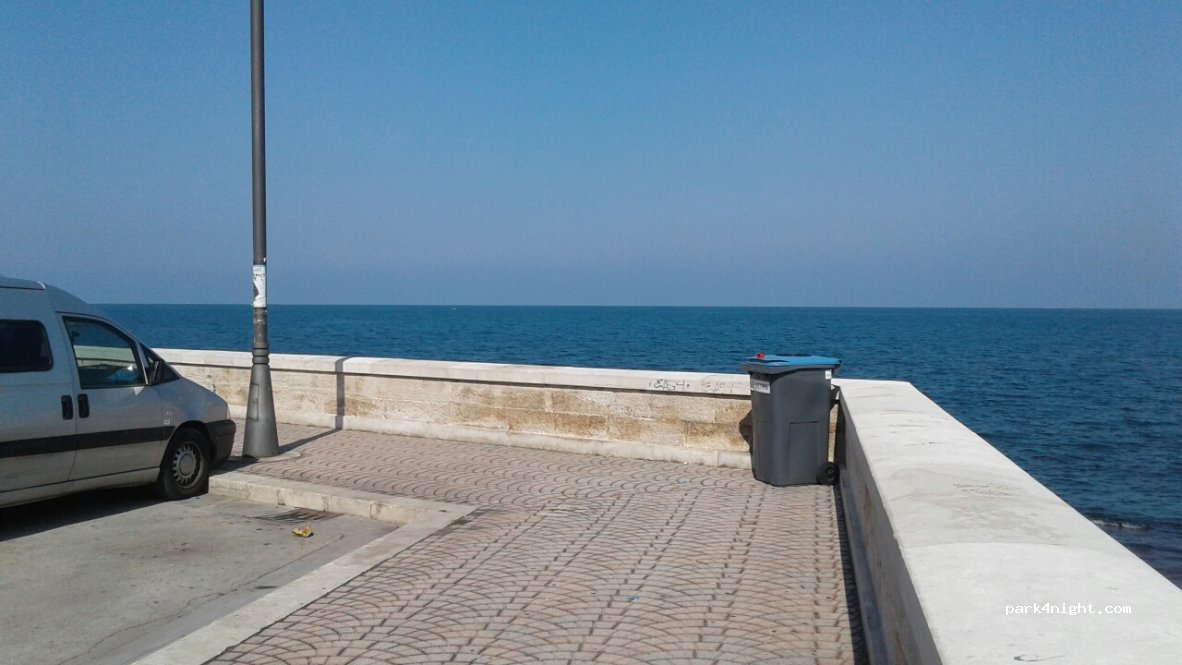 (70056) Molfetta - 42 Lungomare Marcantonio Colonna — foto