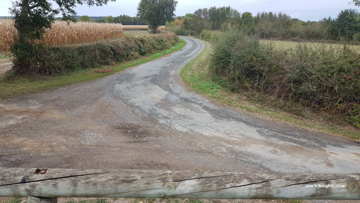 (85240) Foussais-Payré - Unnamed Road — foto 3