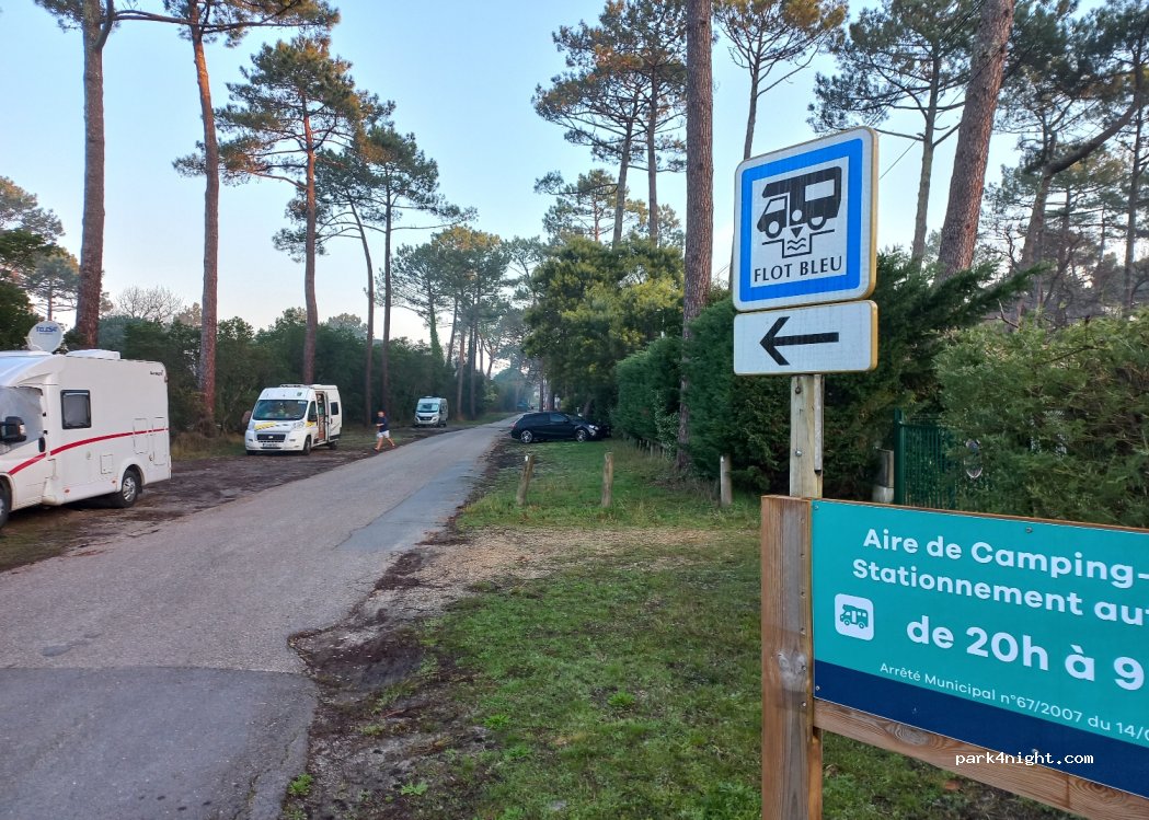 (33950) Lège-Cap-Ferret - Avenue du Général de Gaulle — foto 4