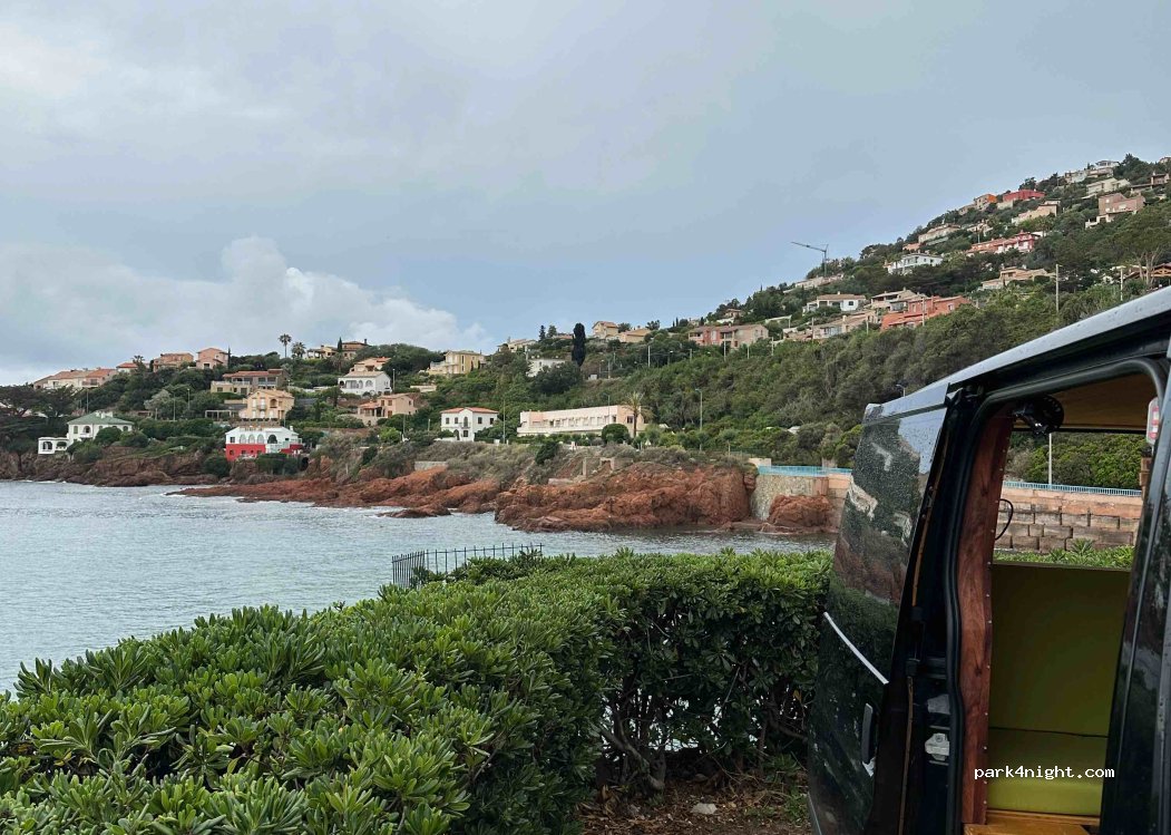 (83530) Saint-Raphaël - 83 Route de Saint-Barthélémy — foto 2