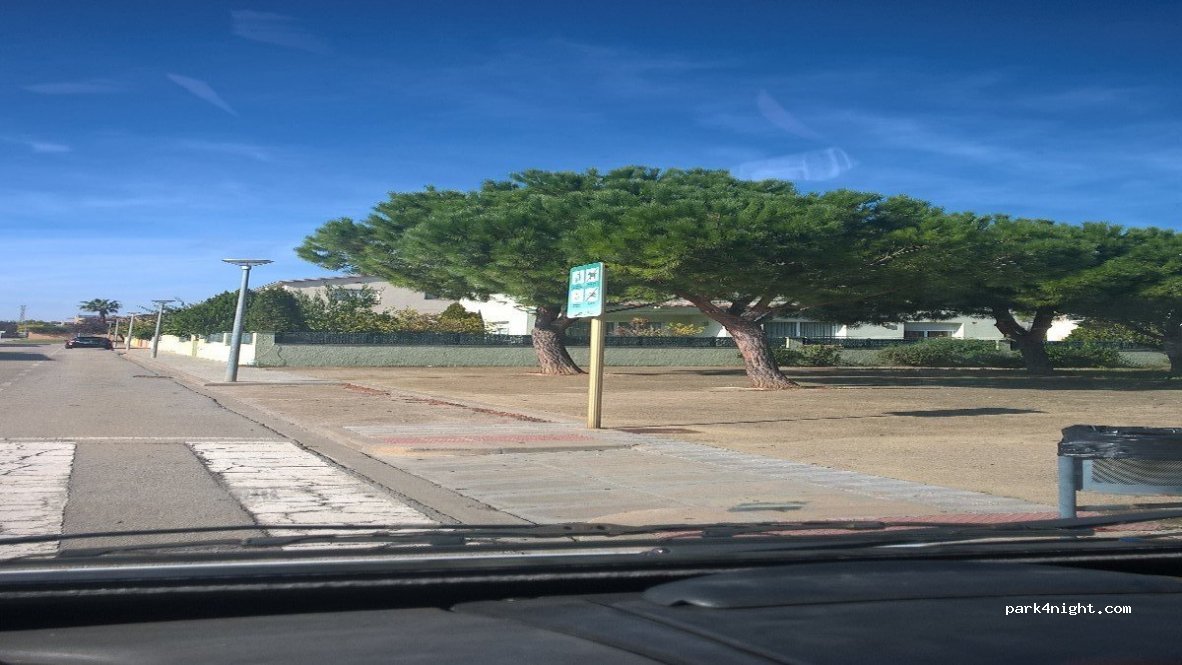 (17740) Vilafant - 73 Avinguda Maria Torres — foto
