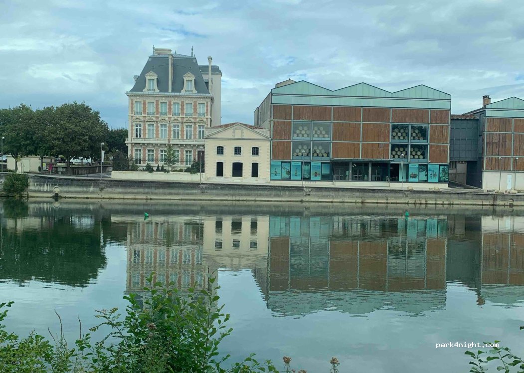 (16200) Gondeville - 1 Quai Île Madame — foto 4