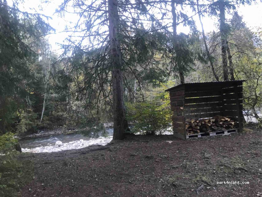 (1659) Rougemont - 33 Route Cantonale — foto 2