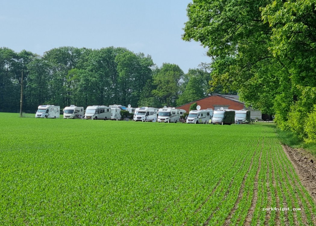 Totale rust en stilte natuur mobilhome parking — foto 4