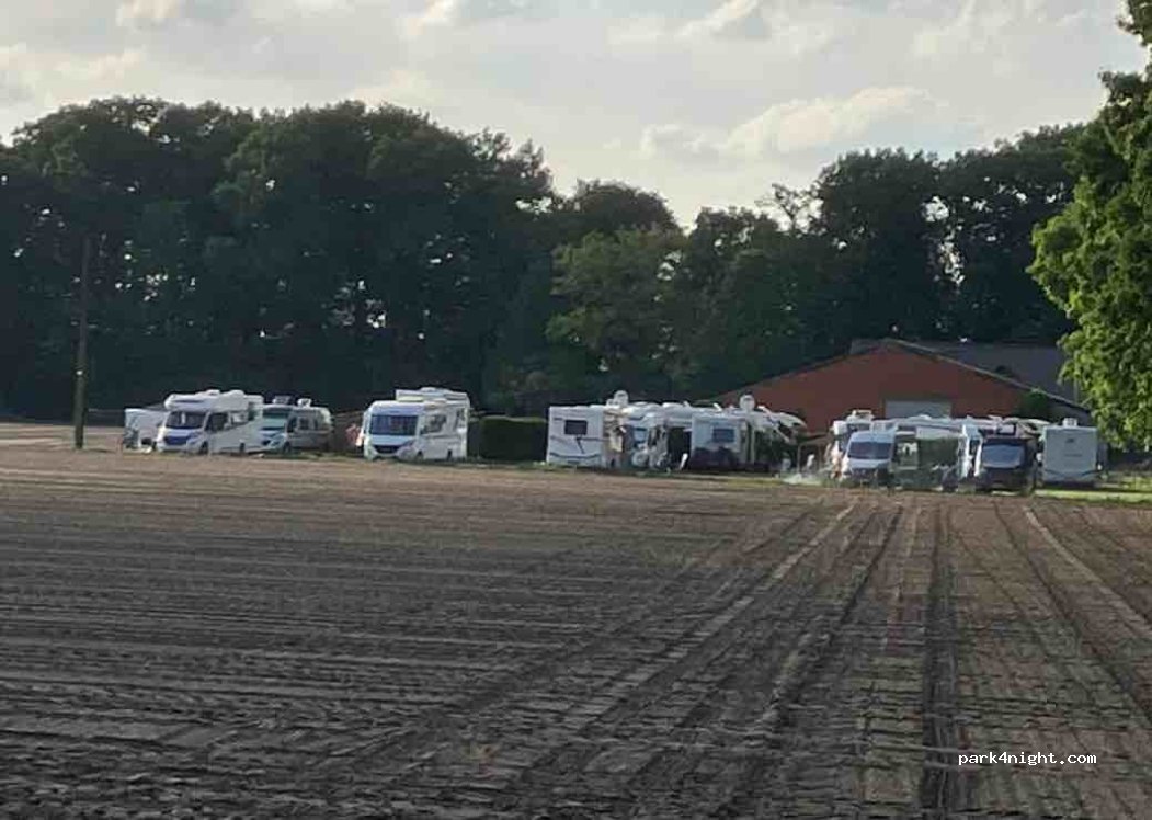 Totale rust en stilte natuur mobilhome parking — foto 5