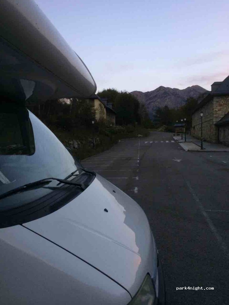 (25550) Bosost - s/n Carretera del puerto del Portilhon — foto 2