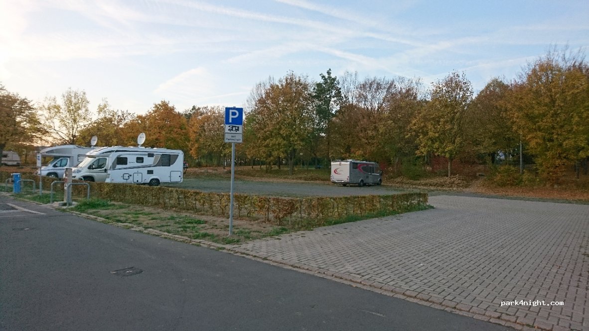 (34225) Baunatal - Am Parkstadion — foto