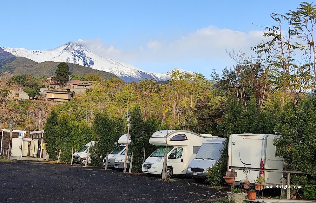 Area Sosta Attrezzata per Camper, Roulotte e tende, Spuligni — foto