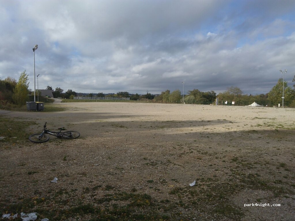 (12000) Le Monastère - Allée Jappeloup — foto