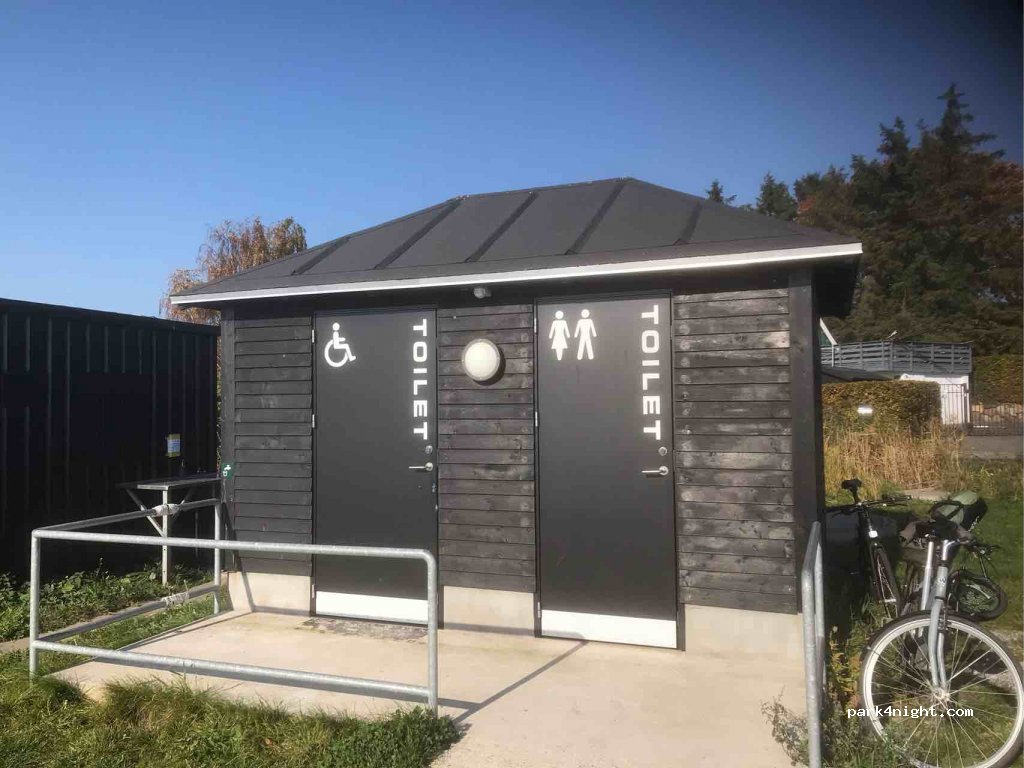 (8410) Rønde - 207 Strandvejen — foto