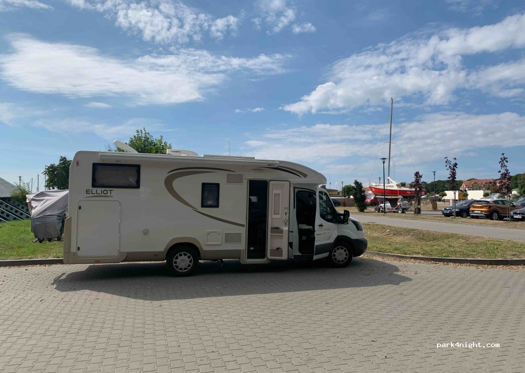 (82-120) Krynica Morska - 4 Bojerowców — foto 2