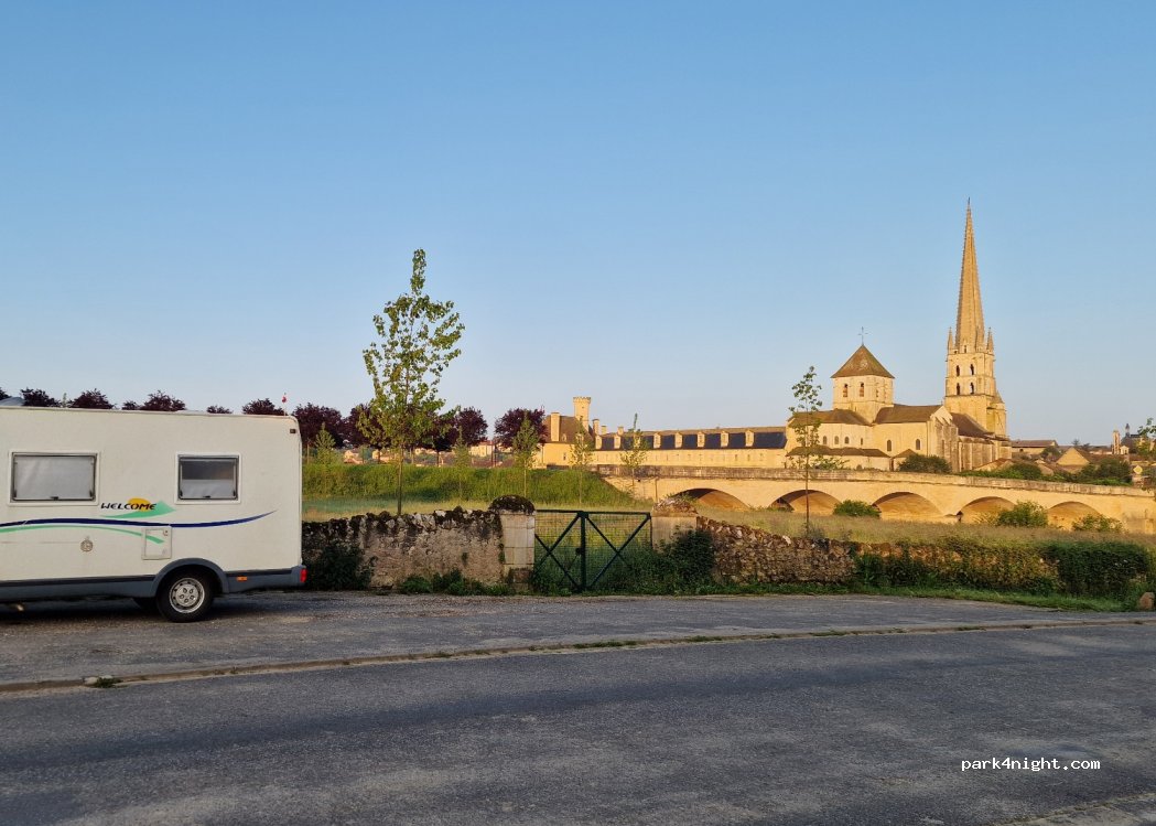 (86310) Saint-Germain - 1 Rue du Vieux Pont — foto 3