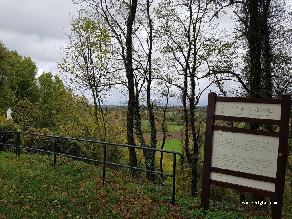 (51800) La Neuville-au-Pont - Unnamed Road — foto