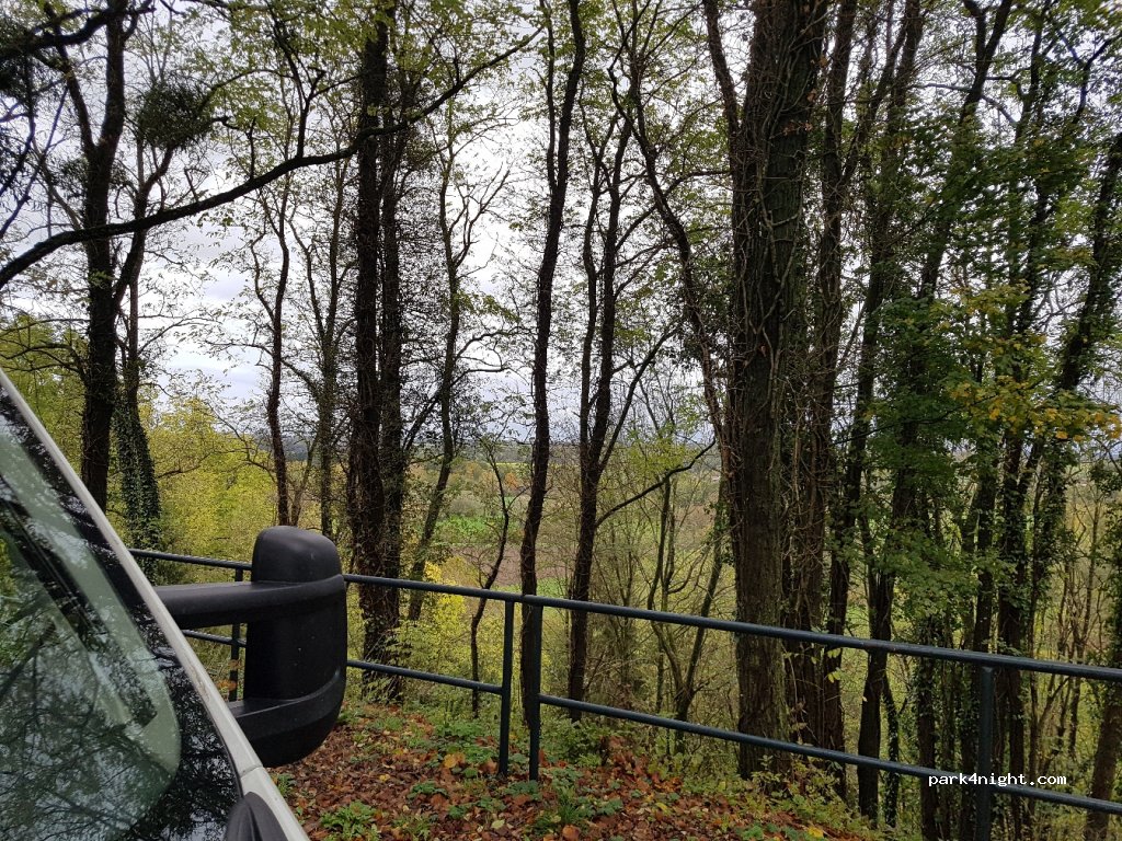 (51800) La Neuville-au-Pont - Unnamed Road — foto 2