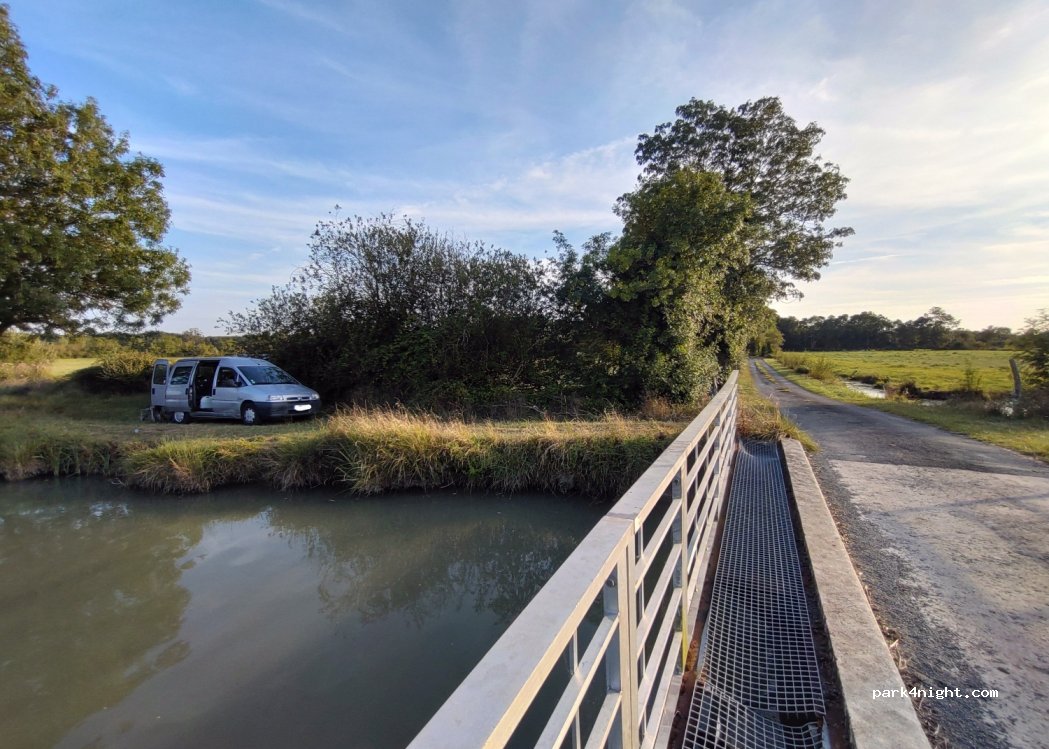 (17250) La Vallee - Unnamed Road — foto 2