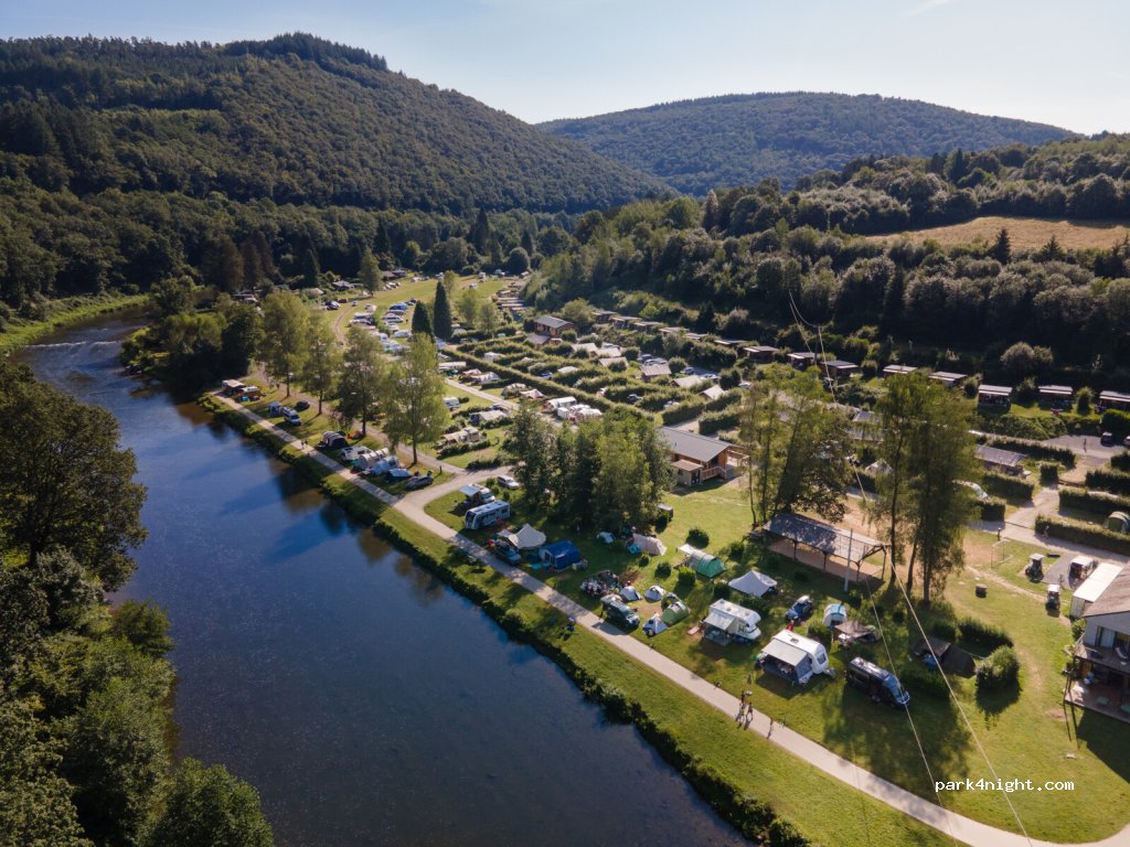 Camping Huttopia Vallée de la Semois — foto