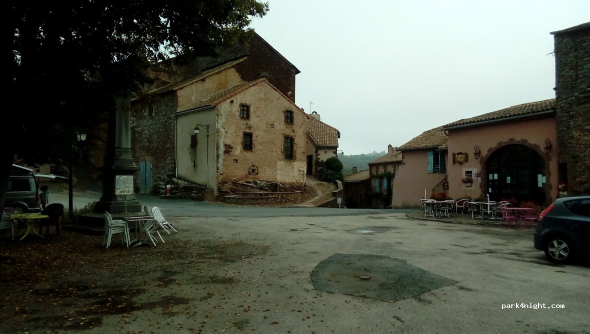 (12370) Combret - Rue de l'Adrech — foto